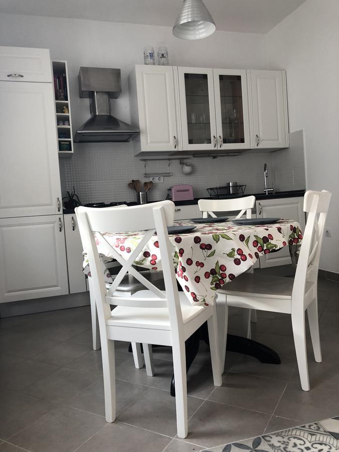 Apartment Tomas Kaštela Esterno foto